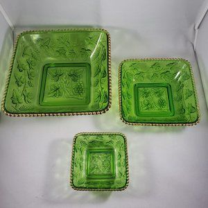 EAPG US Glass Emerald Green Beaded Grape "California" Square Bowl Set ca. 1899